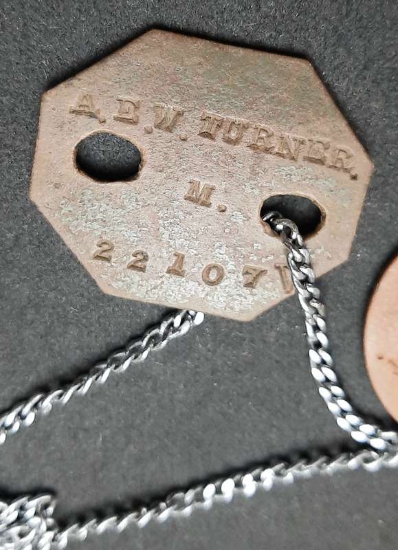 **WW1 / 2 : British Army Identity Discs 'Dog Tags' w/ Chain .**