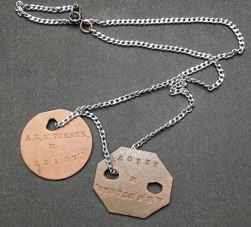 **WW1 / 2 : British Army Identity Discs 'Dog Tags' w/ Chain .**