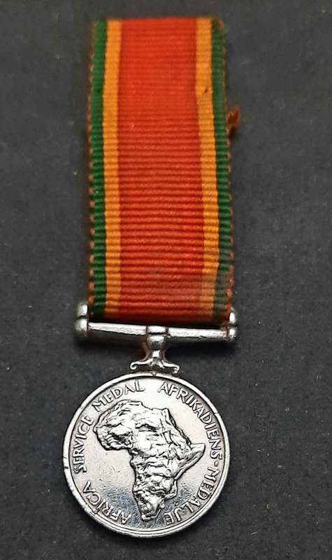 **WW2 UDF: .925 Silver Miniature Africa Service Medal w/ Ribbon (SA Issue).**