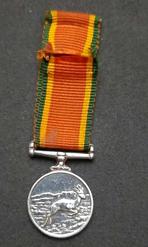 **WW2 UDF: .925 Silver Miniature Africa Service Medal w/ Ribbon (SA Issue).**
