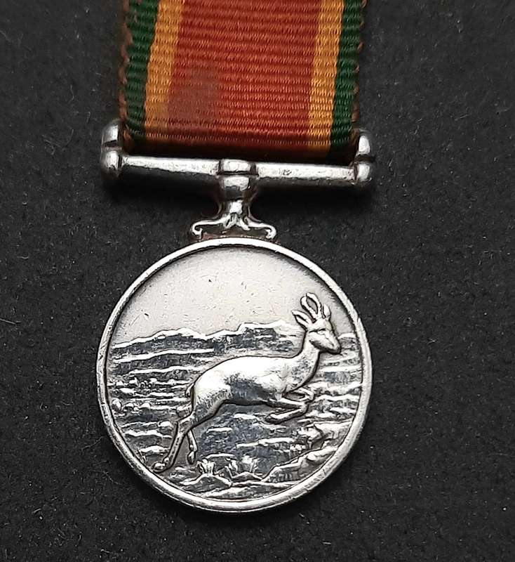 **WW2 UDF: .925 Silver Miniature Africa Service Medal w/ Ribbon (SA Issue).**
