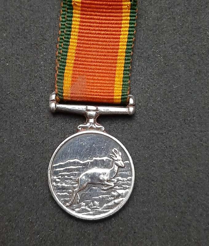 **WW2 UDF: .925 Silver Miniature Africa Service Medal w/ Ribbon (SA Issue).**