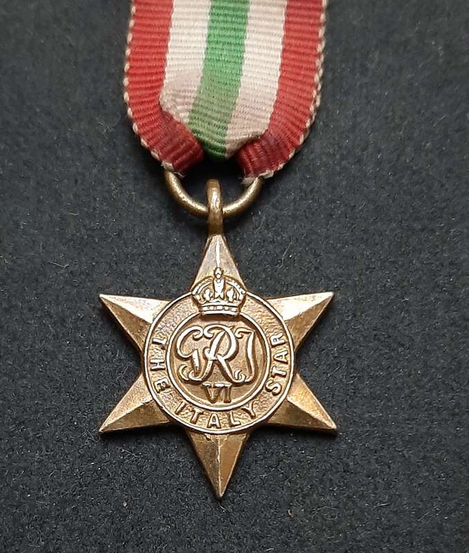 **WW2 UDF: Miniature Italy Star Campaign Medal w/ Ribbon (SA Issue).**