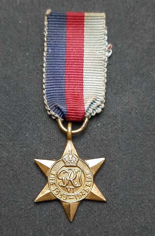 **WW2 UDF: 1939-45 Star Miniature Medal w/ Ribbon (SA Issue).**