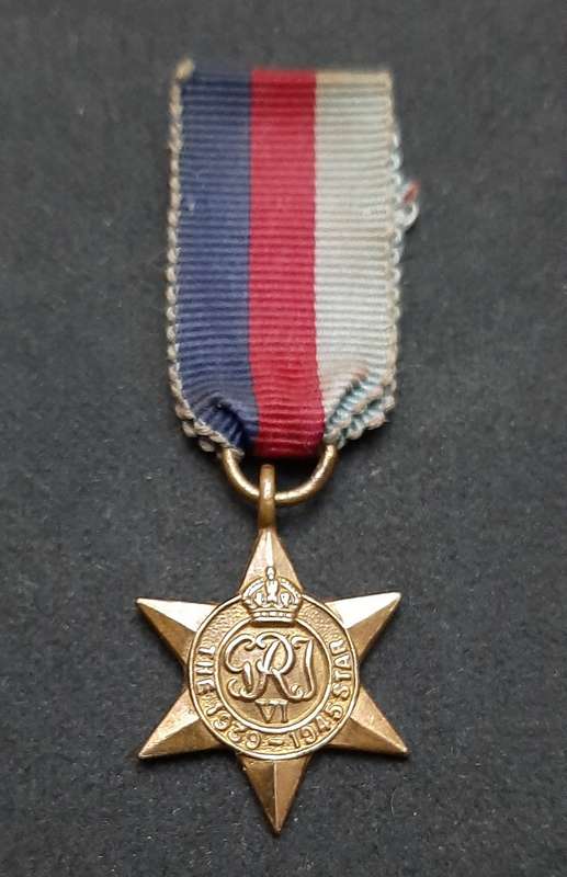 **WW2 UDF: 1939-45 Star Miniature Medal w/ Ribbon (SA Issue).**
