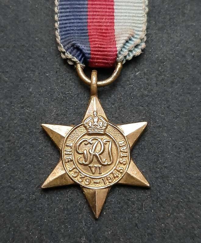 **WW2 UDF: 1939-45 Star Miniature Medal w/ Ribbon (SA Issue).**