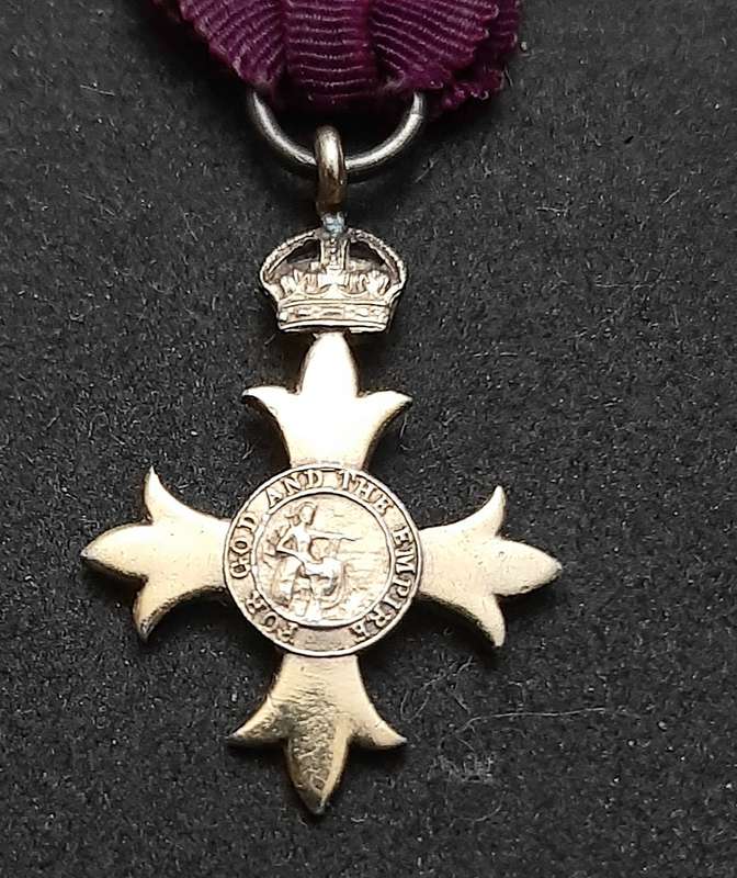 **RARE: WW1 .925 Silver Military MBE Miniature Medal w/ Ribbon ( Type I.)**