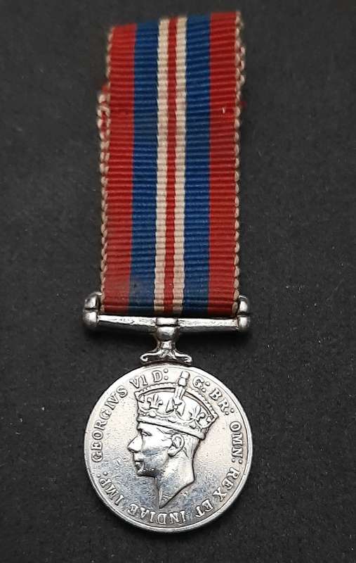 **WW2 UDF: .925 Silver Miniature British War Medal w/ Ribbon (SA Issue).**