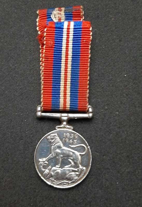 **WW2 UDF: .925 Silver Miniature British War Medal w/ Ribbon (SA Issue).**