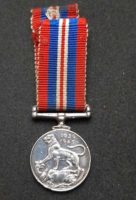 **WW2 UDF: .925 Silver Miniature British War Medal w/ Ribbon (SA Issue).**