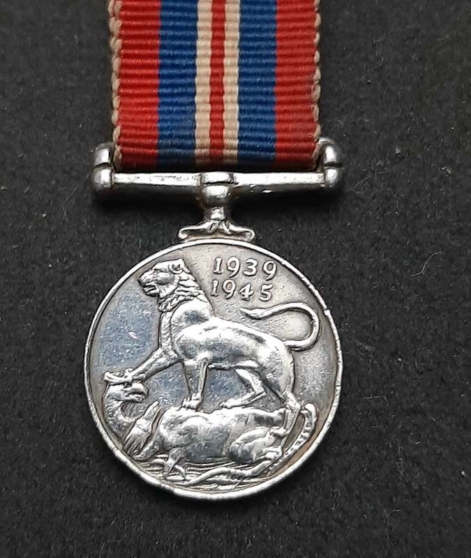 **WW2 UDF: .925 Silver Miniature British War Medal w/ Ribbon (SA Issue).**