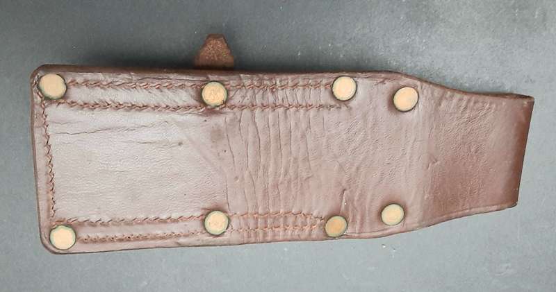 ** 1960s SADF : Early FN FAL Leather Bayonet Frog ( Union Marked).**
