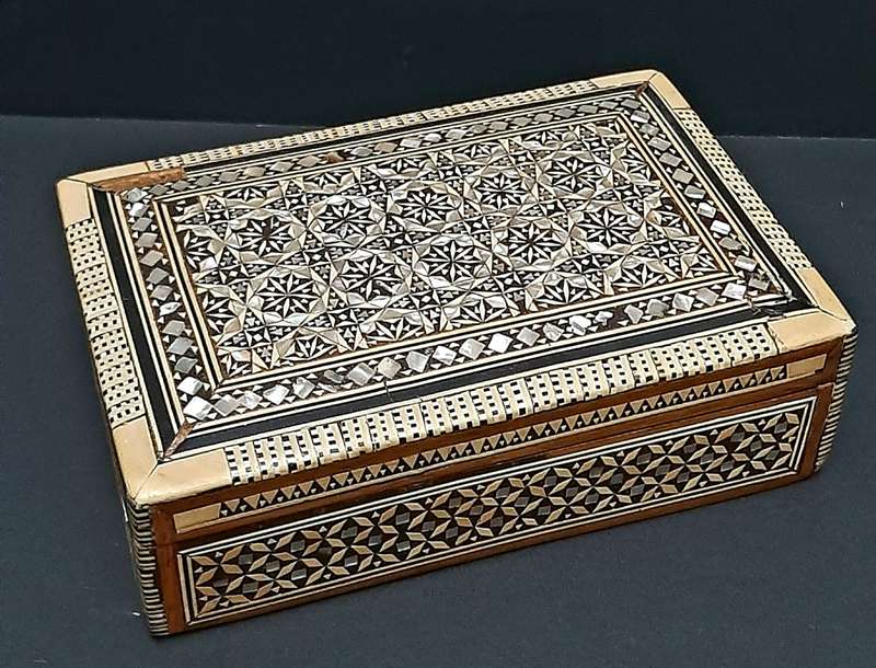 **STUNNING: Mid-20 th Century North African Marquetry Jewellery Box w/ M/ of Pearl Inlay**