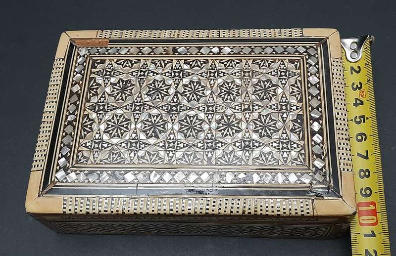 **STUNNING: Mid-20 th Century North African Marquetry Jewellery Box w/ M/ of Pearl Inlay**