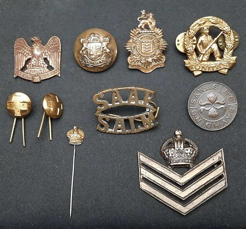 **WW2 UDF : Assorted Metal Badges & Insignia Lot ( x 10 Pcs).**