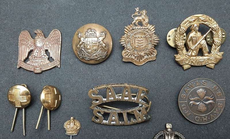 **WW2 UDF : Assorted Metal Badges & Insignia Lot ( x 10 Pcs).**