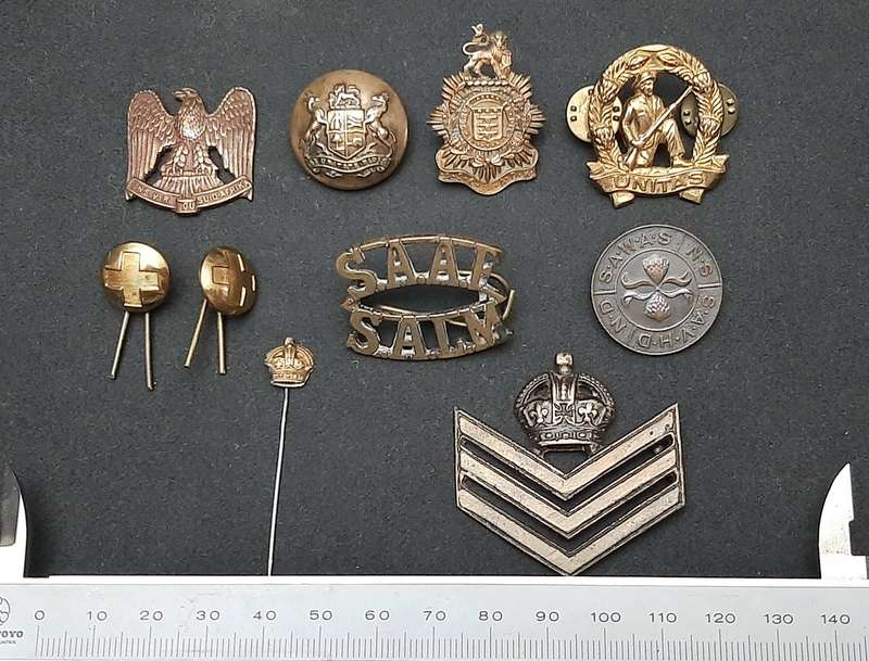 **WW2 UDF : Assorted Metal Badges & Insignia Lot ( x 10 Pcs).**