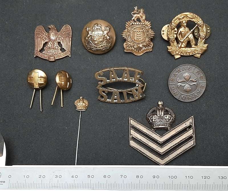 **WW2 UDF : Assorted Metal Badges & Insignia Lot ( x 10 Pcs).**