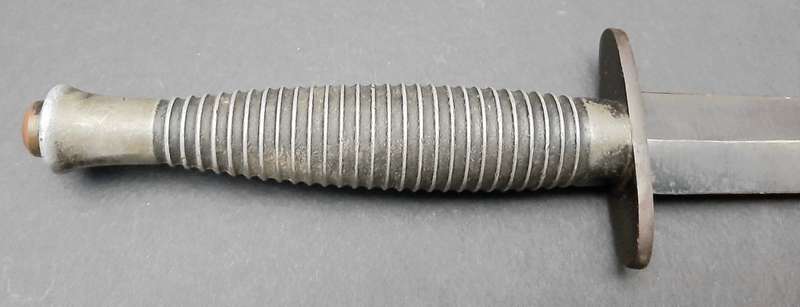 **RARE: WW2 Fairbairn-Sykes 3rd Pattern Fighting Knife w/ Type2 Scabbard (William Rodgers, Sheff.)**
