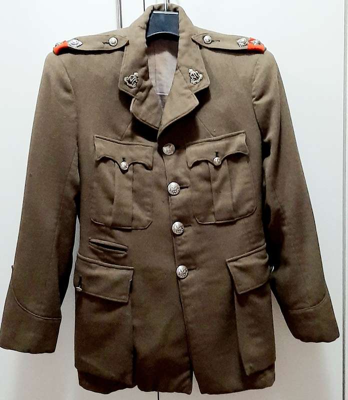 **RARE: WW2 UDF 'Royal Natal Carbineers ' Lieutenant's Service Tunic w/ Rank Insignia .**