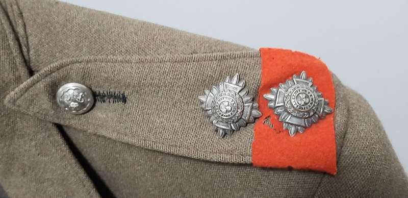 **RARE: WW2 UDF 'Royal Natal Carbineers ' Lieutenant's Service Tunic w/ Rank Insignia .**