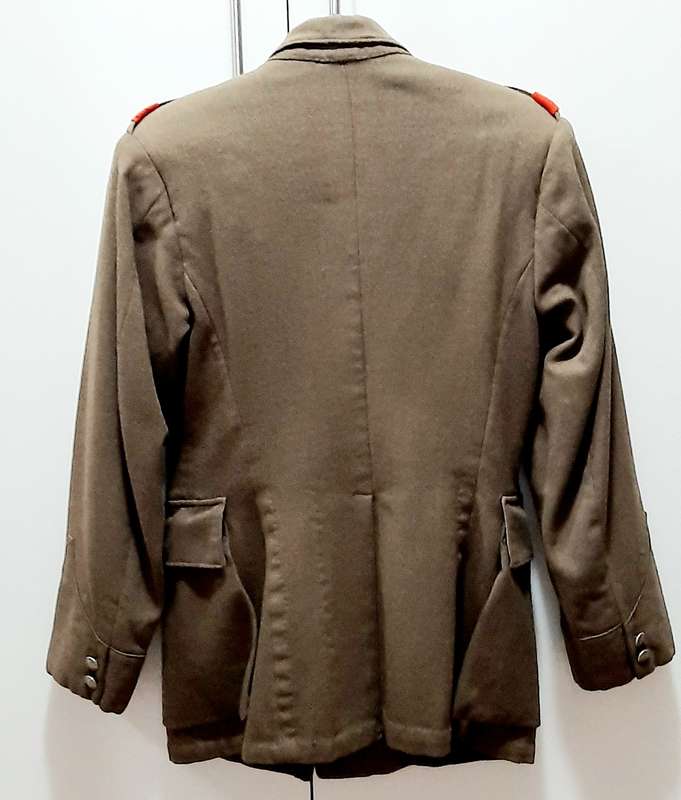 **RARE: WW2 UDF 'Royal Natal Carbineers ' Lieutenant's Service Tunic w/ Rank Insignia .**