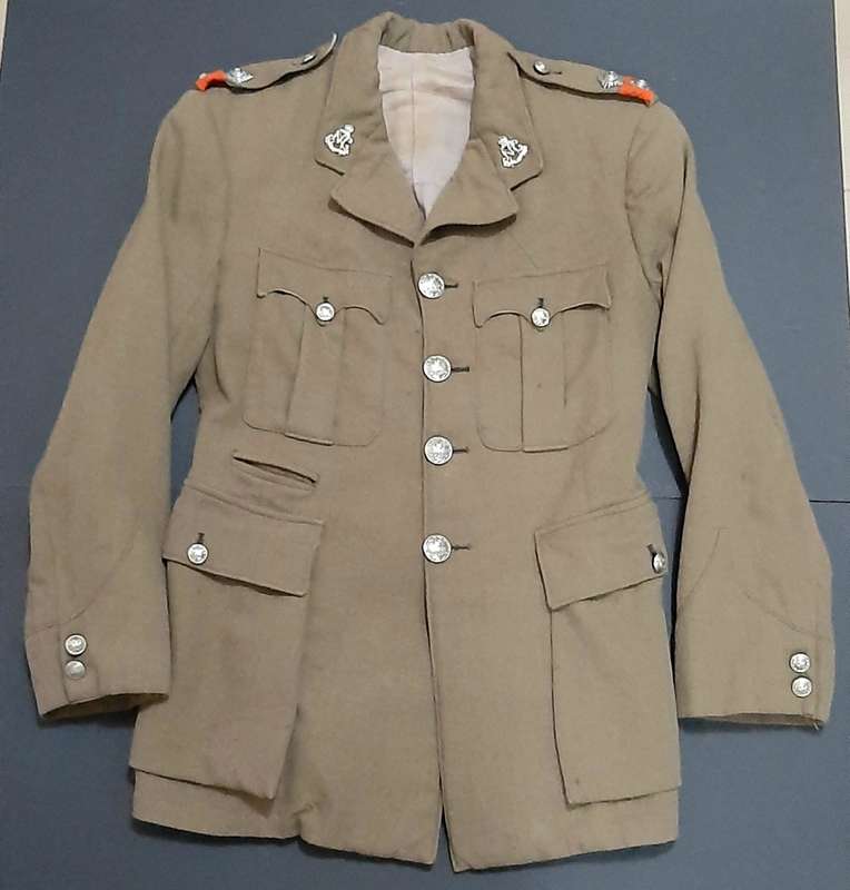 **RARE: WW2 UDF 'Royal Natal Carbineers ' Lieutenant's Service Tunic w/ Rank Insignia .**