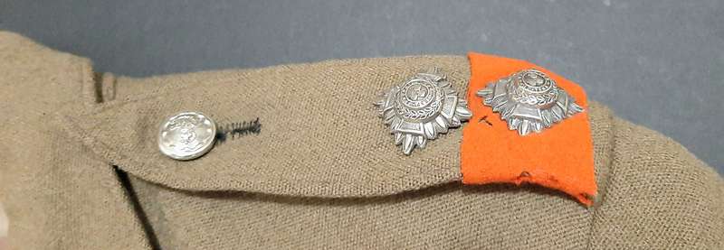 **RARE: WW2 UDF 'Royal Natal Carbineers ' Lieutenant's Service Tunic w/ Rank Insignia .**
