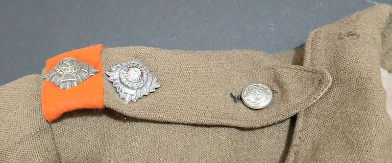 **RARE: WW2 UDF 'Royal Natal Carbineers ' Lieutenant's Service Tunic w/ Rank Insignia .**