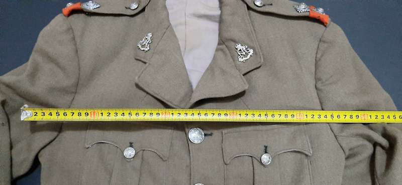**RARE: WW2 UDF 'Royal Natal Carbineers ' Lieutenant's Service Tunic w/ Rank Insignia .**