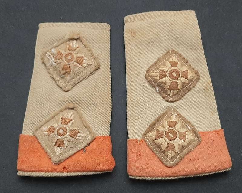 **WW2 UDF: Lieutenant Khaki Rank Slip-On Insignia w/ Volunteer Tabs x2 .**