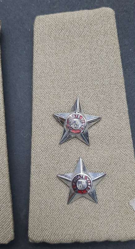 * *Border War : 1970s SADF Lieutenant Rank Shoulder Board Insignia Pair (All Pins).**