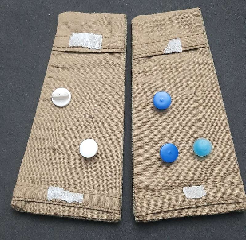 * *Border War : 1970s SADF Lieutenant Rank Shoulder Board Insignia Pair (All Pins).**