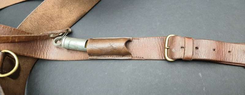 **WW2 UDF: Officer's Sam Browne Leather Belt Equipment w/ Lanyard & Whistle (36").**