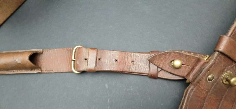 **WW2 UDF: Officer's Sam Browne Leather Belt Equipment w/ Lanyard & Whistle (36").**
