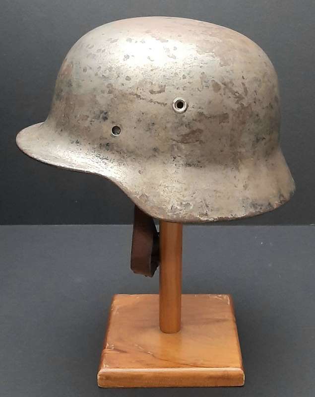 WW2 German M40 Steel Helmet Shell with Liner Band & Chin-strap (ET66)