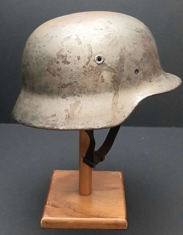 WW2 German M40 Steel Helmet Shell with Liner Band & Chin-strap (ET66)