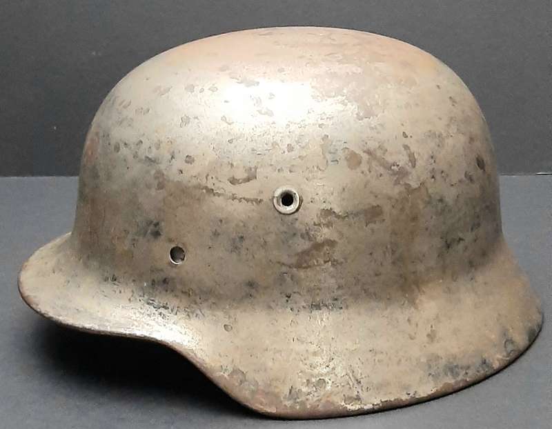 WW2 German M40 Steel Helmet Shell with Liner Band & Chin-strap (ET66)