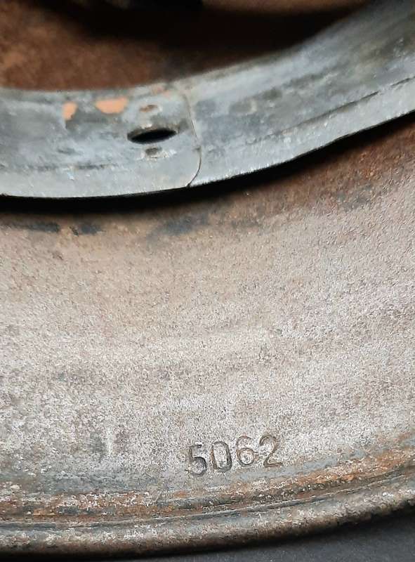 WW2 German M40 Steel Helmet Shell with Liner Band & Chin-strap (ET66)