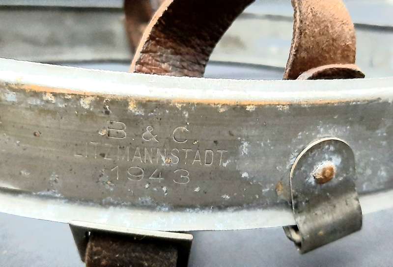 WW2 German M40 Steel Helmet Shell with Liner Band & Chin-strap (ET66)