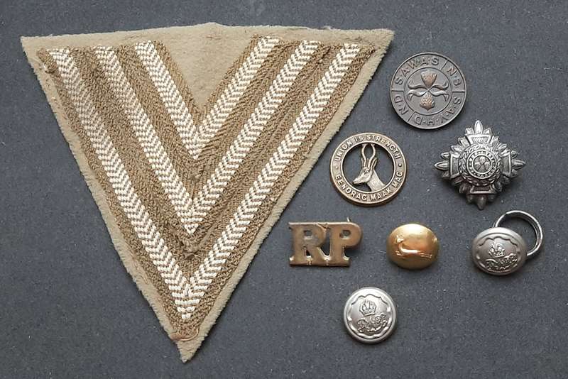 **Assorted UDF: WW2 & 1960s Insignia Collection x 8 Pcs **