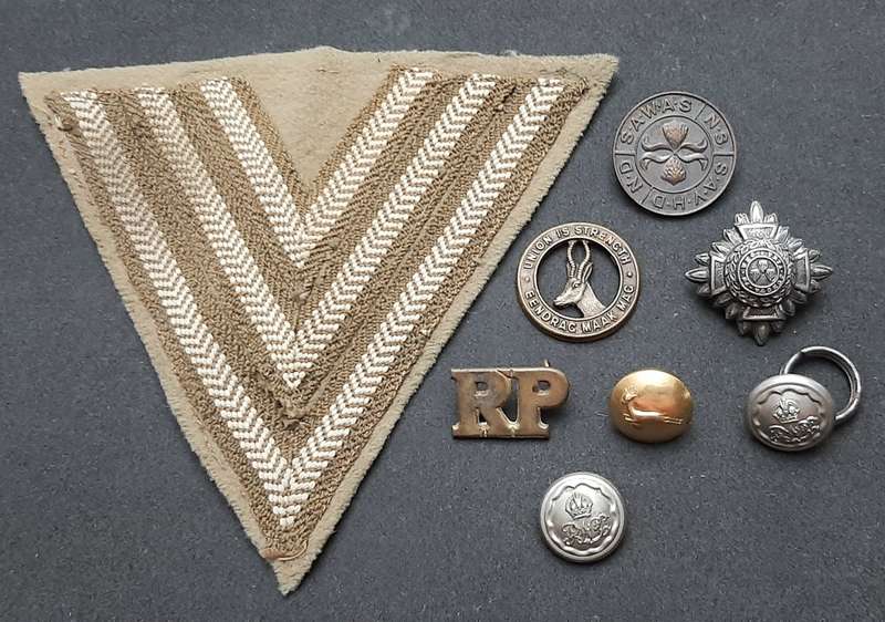 **Assorted UDF: WW2 & 1960s Insignia Collection x 8 Pcs **