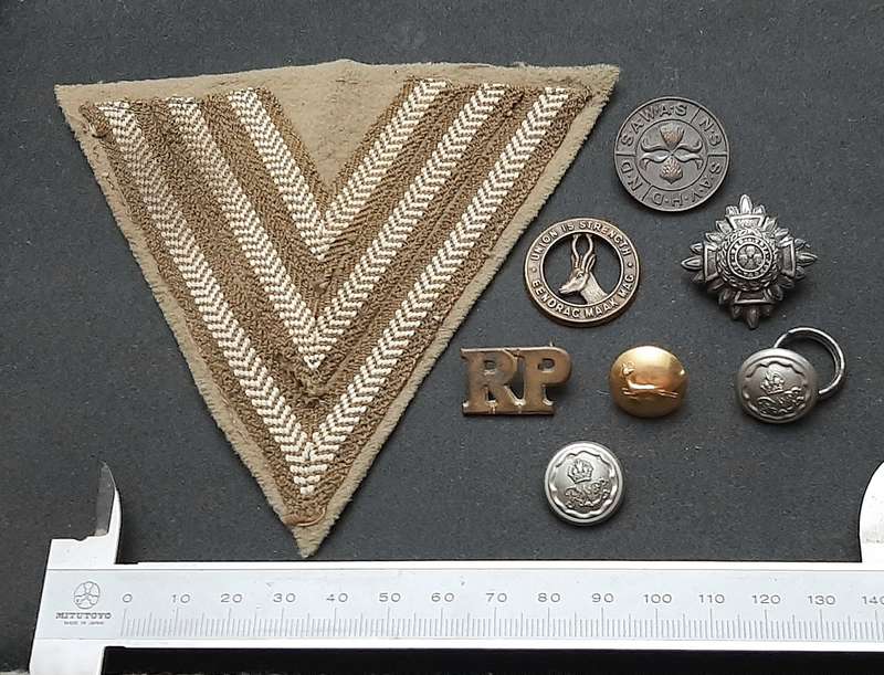 **Assorted UDF: WW2 & 1960s Insignia Collection x 8 Pcs **