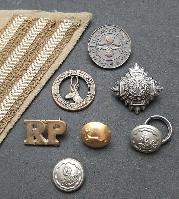 **Assorted UDF: WW2 & 1960s Insignia Collection x 8 Pcs **
