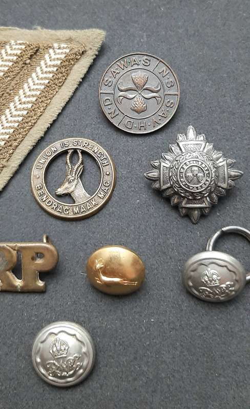 **Assorted UDF: WW2 & 1960s Insignia Collection x 8 Pcs **