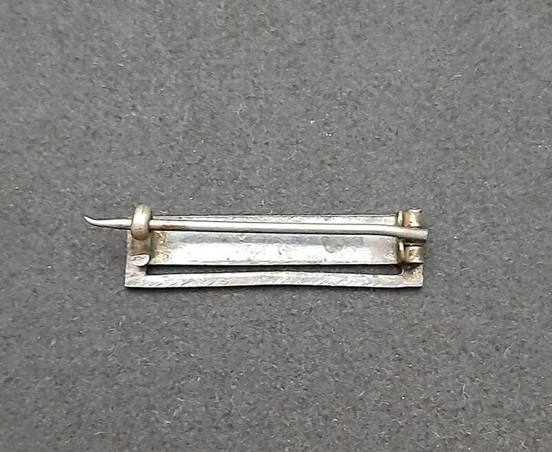 **WW2 British: Miniature Medal Mounting Bar w/ Pin x1 (UNUSED).**