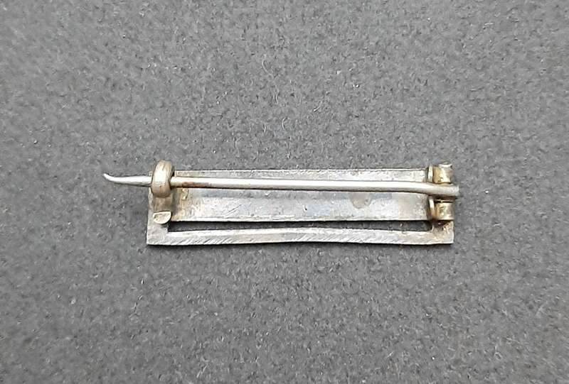 **WW2 British: Miniature Medal Mounting Bar w/ Pin x1 (UNUSED).**