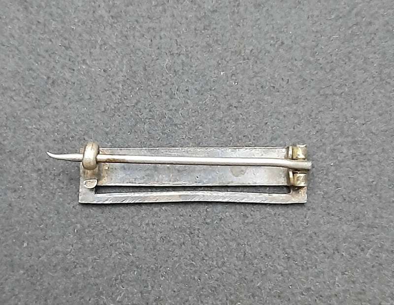 **WW2 British: Miniature Medal Mounting Bar w/ Pin x1 (UNUSED).**