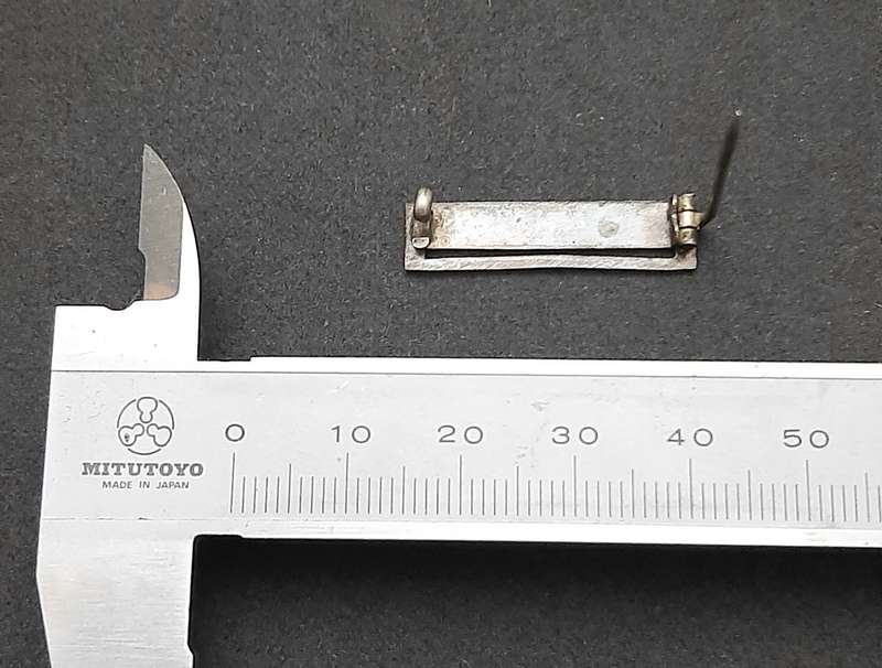 **WW2 British: Miniature Medal Mounting Bar w/ Pin x1 (UNUSED).**