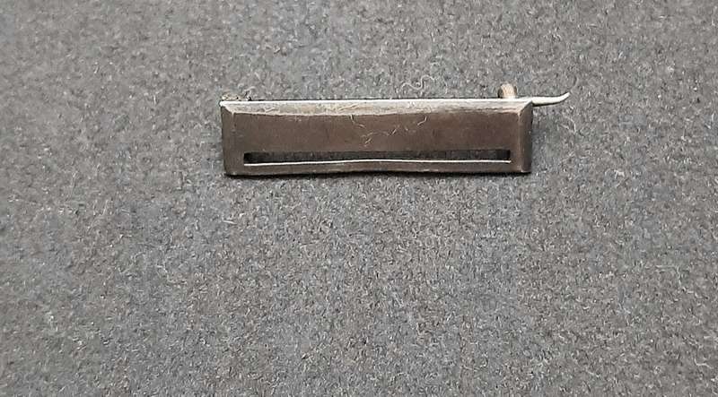 **WW2 British: Miniature Medal Mounting Bar w/ Pin x1 (UNUSED).**